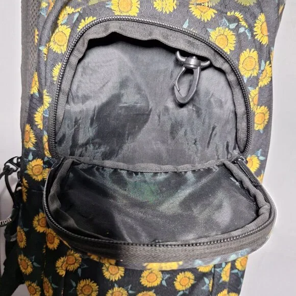 Vibedration Hydration Backpack w/o bladder -turquoise/orange pattern - Used Amazon.com : Kandies World Reflective Festival Hydration  main image 3